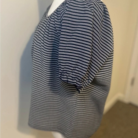 Madewell Navy and White Size Large Texture & Thread Short Sleeve Blouse - Picture 4 of 7